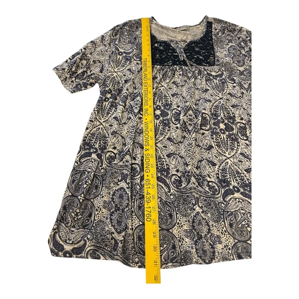 Catherines Blue & White Paisley Print Tunic Top Crochet Tie Yoke Neck 2X No Tag.
